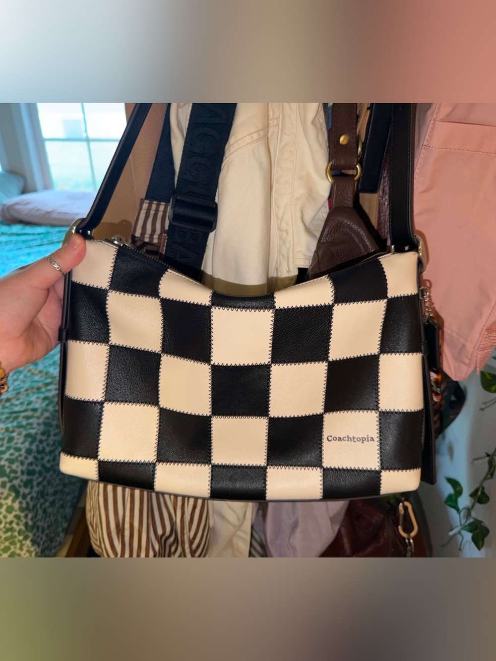 Coachtopia Alter Ego Black & White